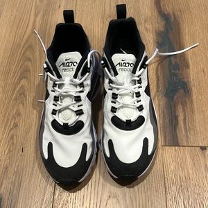 Nike Air 270 Black/white/grey